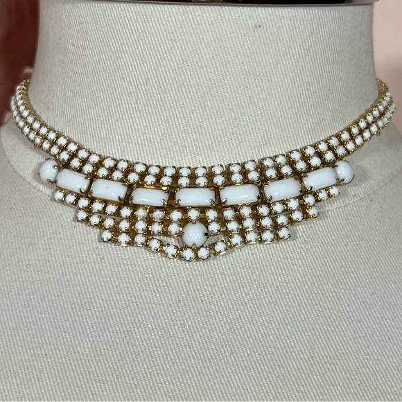 Antique 1940's Retro Art Deco White Milk Glass Emerald Cut Choker Necklace - Picture 3 of 17